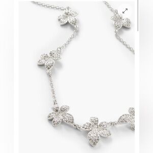 NWOT Talbots Floral Petal Necklace silver with a hint of Sparkle ✨